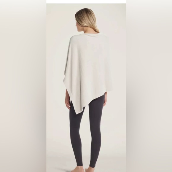 BAREFOOT DREAMS Cozychic Ultra Lite Poncho in fog gray one sz - Picture 3 of 3
